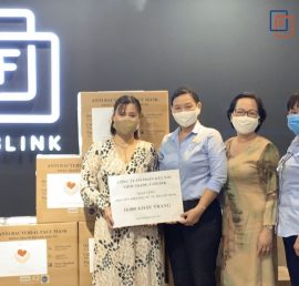 trao-tang-khau-trang-cho-hoi-LHPN-1